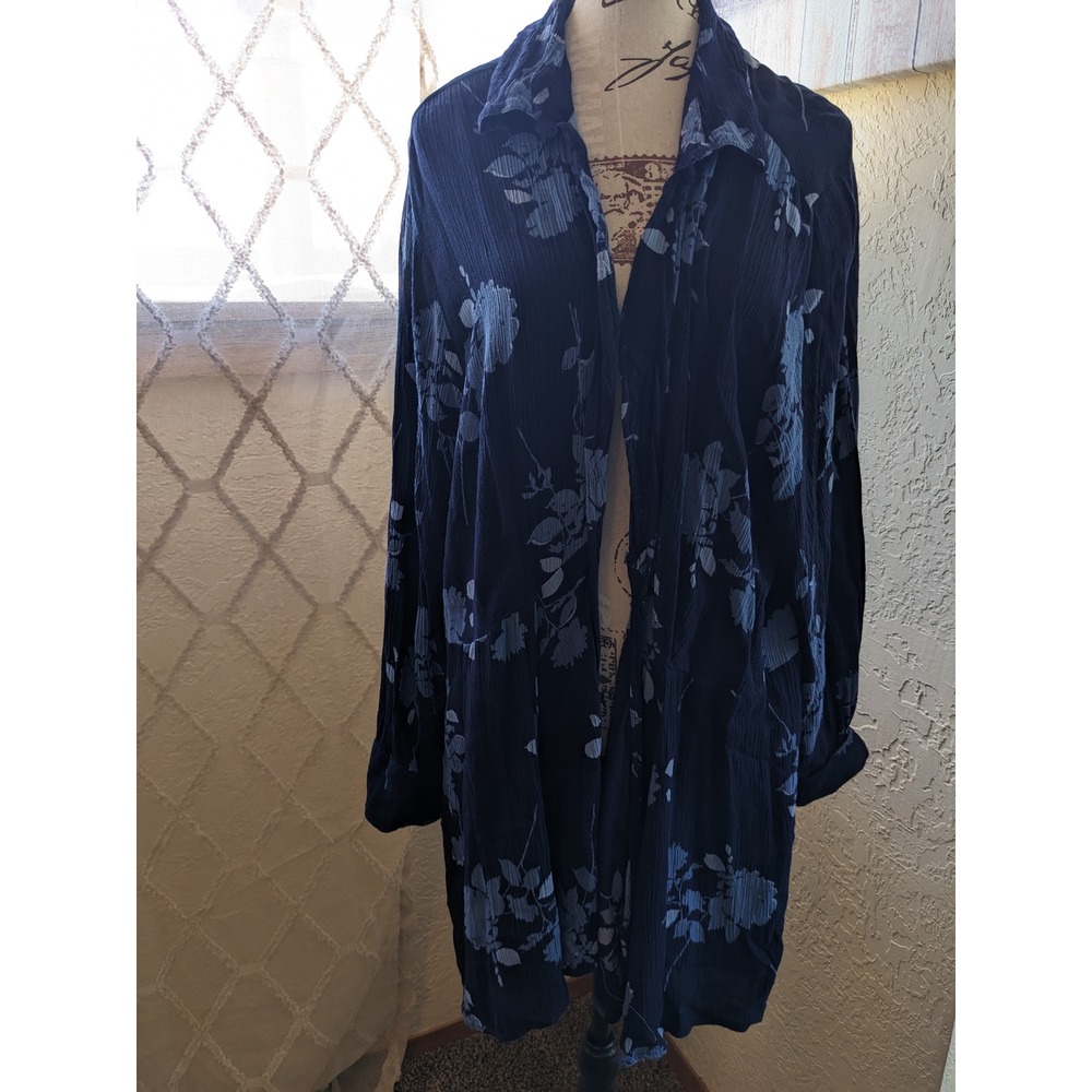 Roamans Womens 30W Navy Blue Floral Crinkle Gauze Longline Tunic Top Plus Size